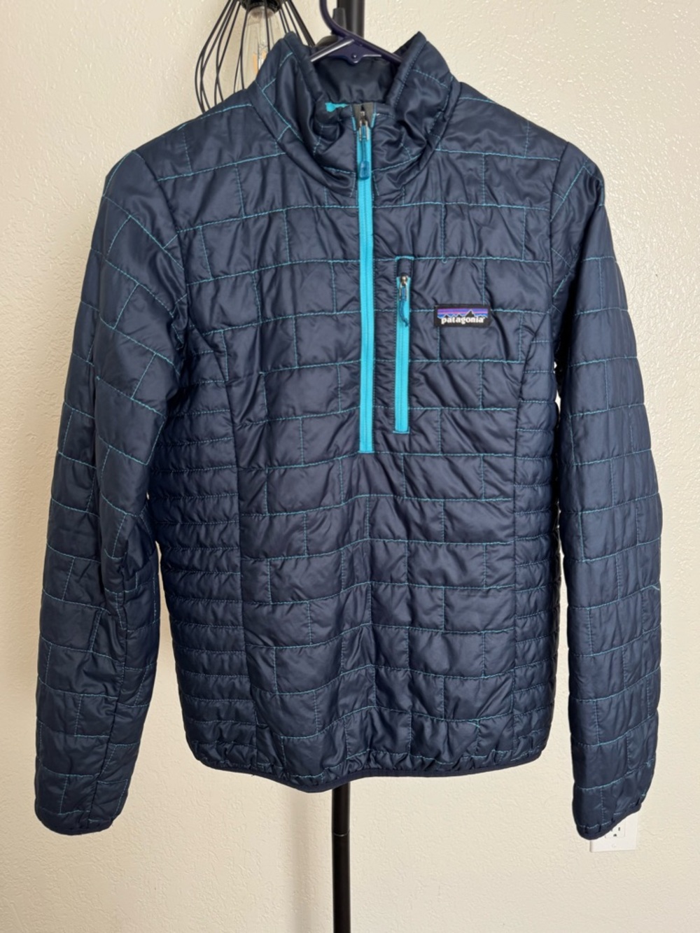 Patagonia Navy Quilted Puffer with Teal Zip Pullover